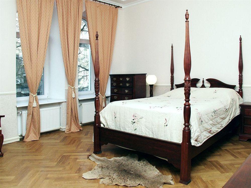 Pecherskie Lipki Hotel Kiev Ngoại thất bức ảnh