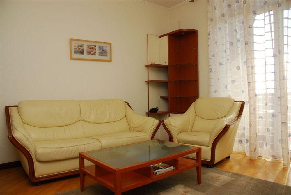 Pecherskie Lipki Hotel Kiev Ngoại thất bức ảnh