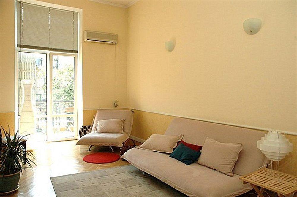 Pecherskie Lipki Hotel Kiev Ngoại thất bức ảnh