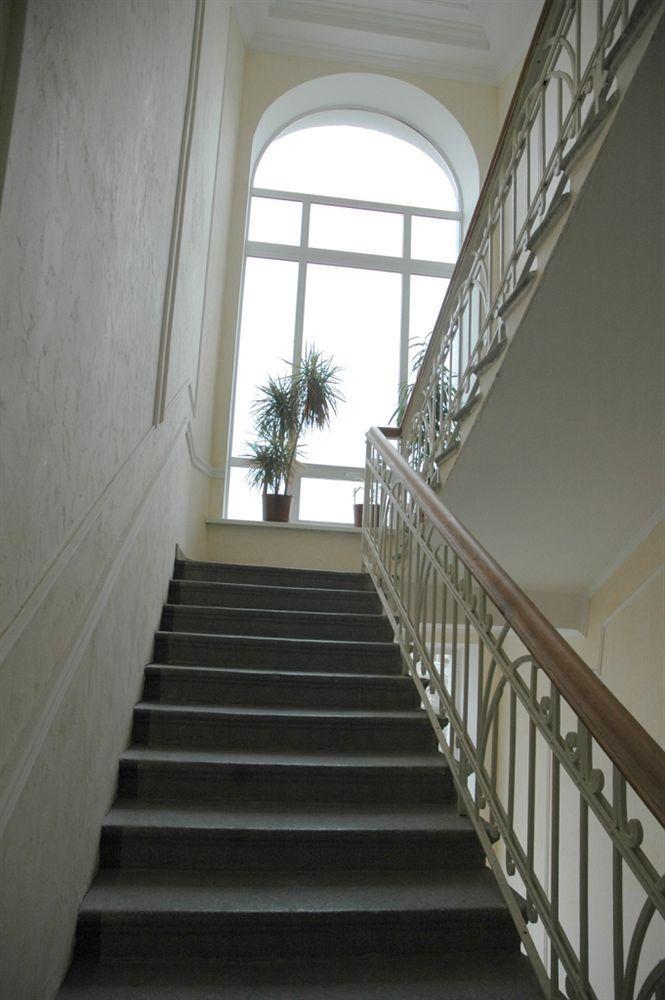Pecherskie Lipki Hotel Kiev Ngoại thất bức ảnh