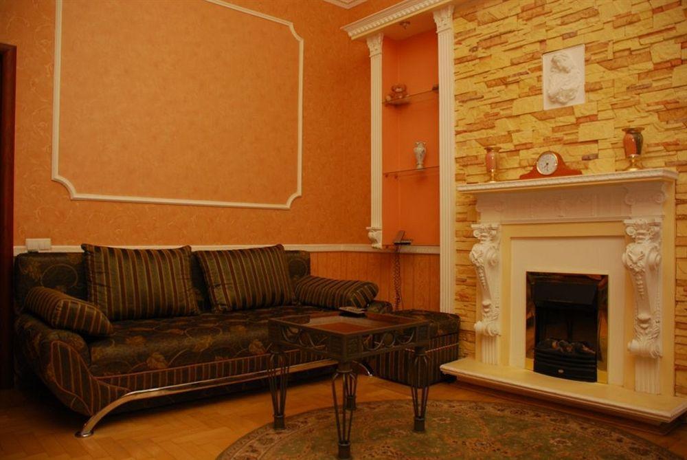 Pecherskie Lipki Hotel Kiev Ngoại thất bức ảnh