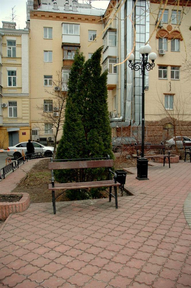 Pecherskie Lipki Hotel Kiev Ngoại thất bức ảnh