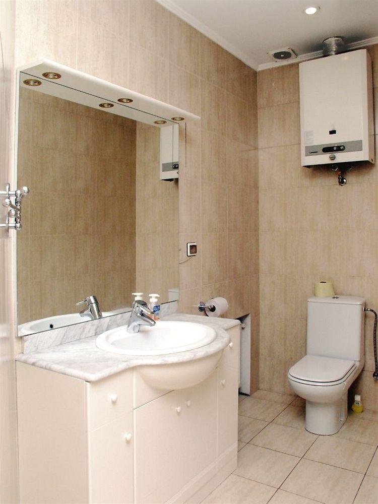 Pecherskie Lipki Hotel Kiev Ngoại thất bức ảnh
