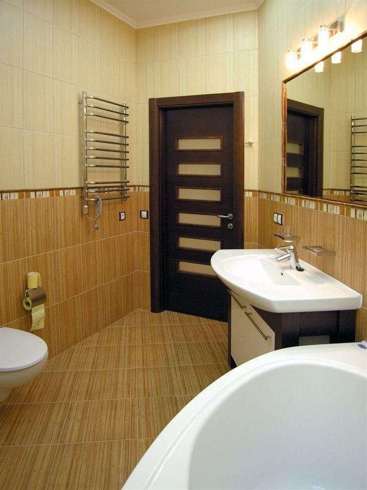 Pecherskie Lipki Hotel Kiev Ngoại thất bức ảnh